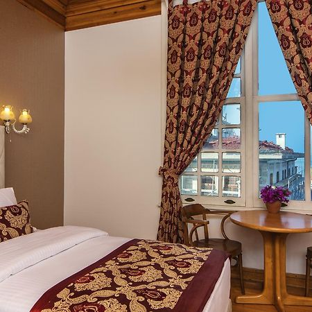 Mom Hotel อดาลาร์ ภายนอก รูปภาพ