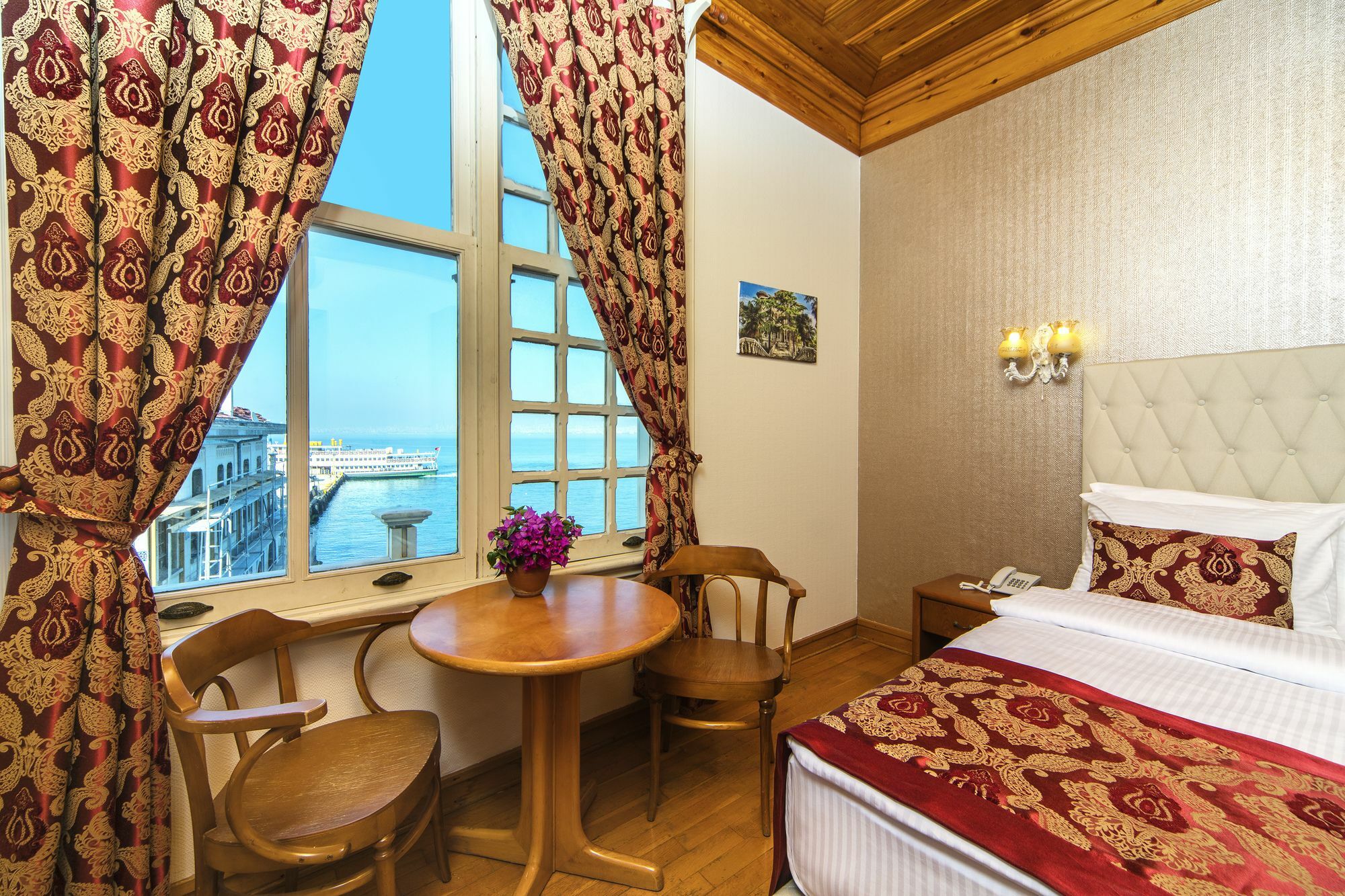 Mom Hotel อดาลาร์ ภายนอก รูปภาพ