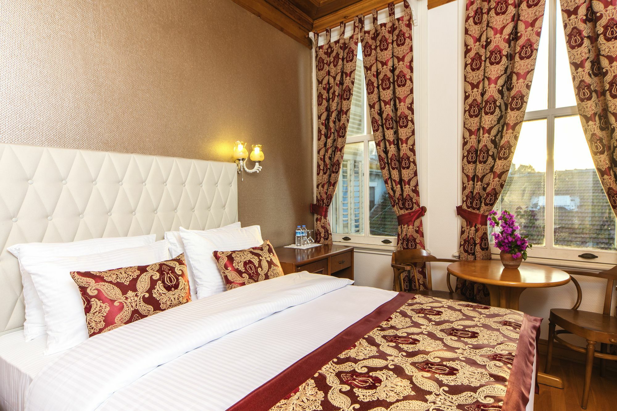 Mom Hotel อดาลาร์ ภายนอก รูปภาพ